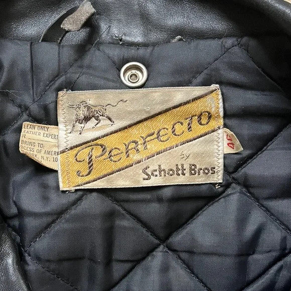 1970s Schott Perfecto Black Leather Motorcycle Jacket - Picture 2 of 11